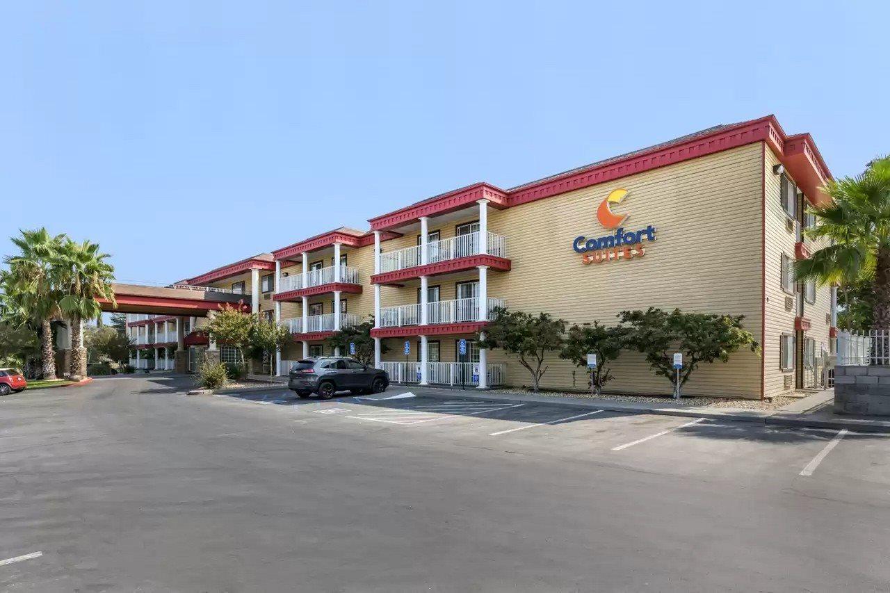 Comfort Suites Red Bluff Near I-5 Экстерьер фото