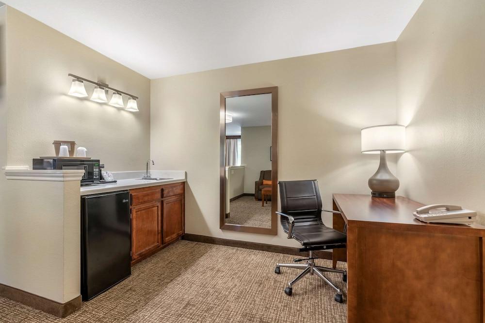 Comfort Suites Red Bluff Near I-5 Экстерьер фото