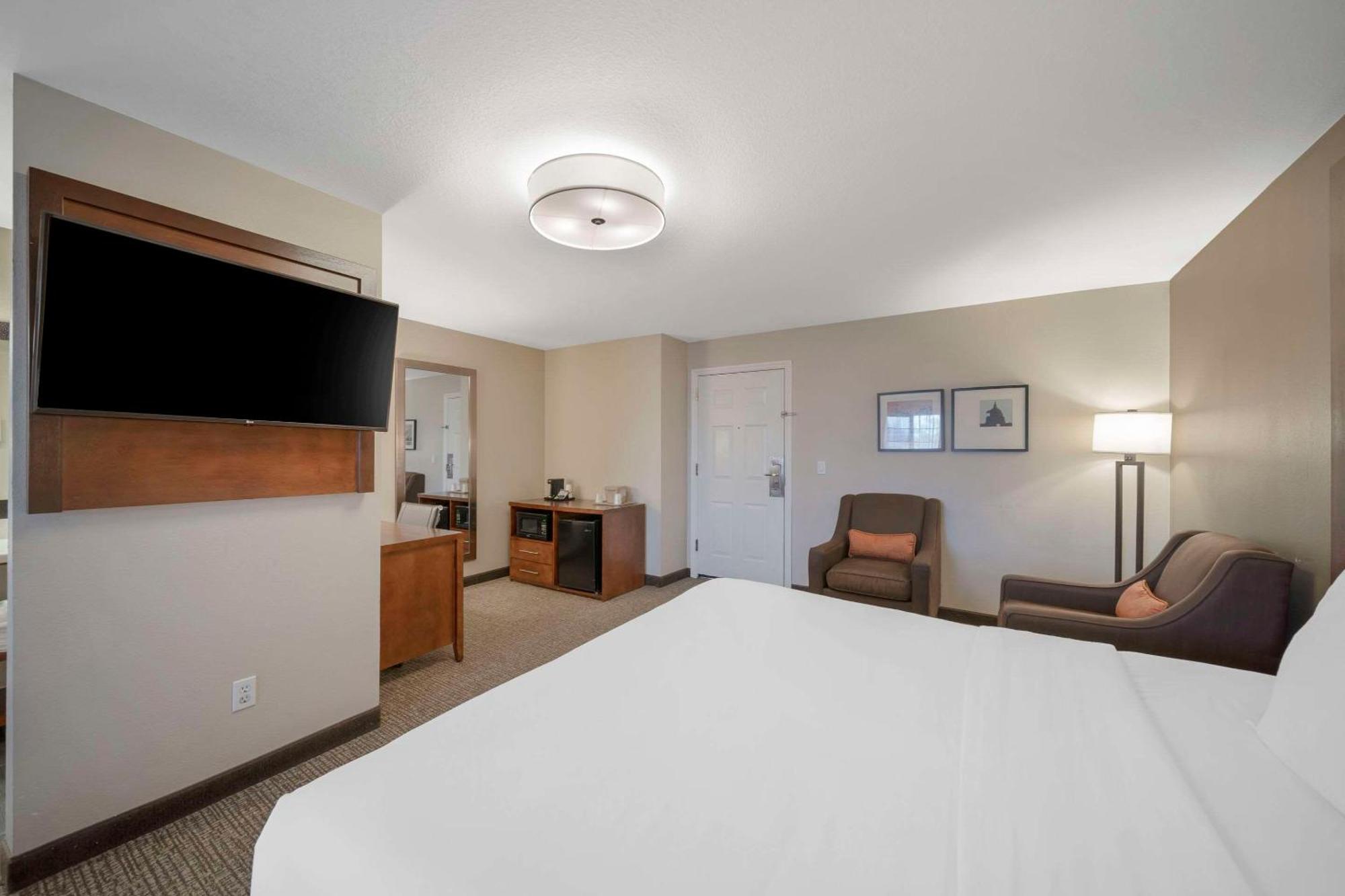 Comfort Suites Red Bluff Near I-5 Экстерьер фото