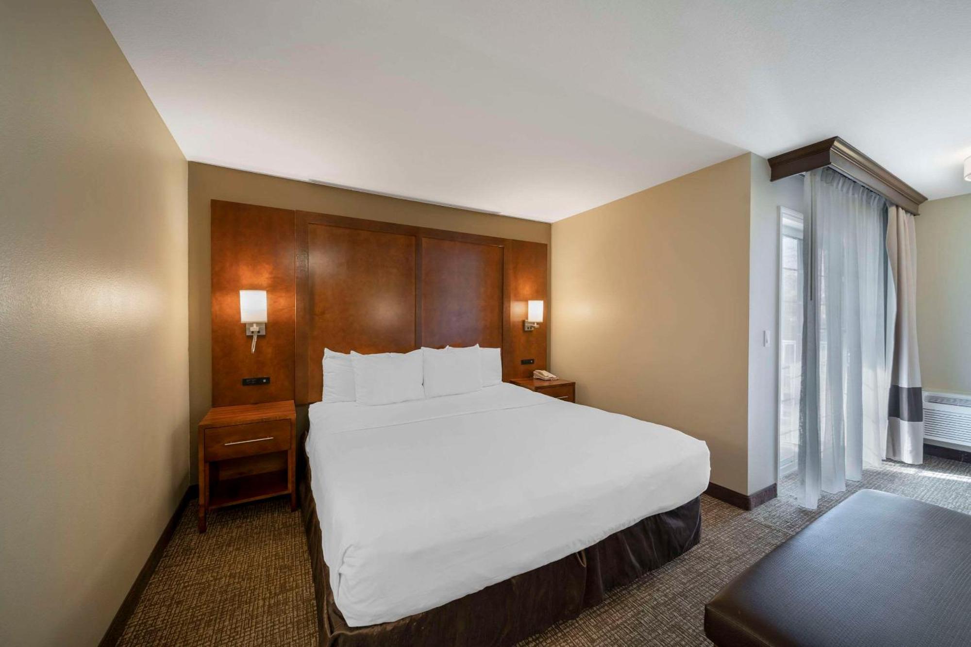 Comfort Suites Red Bluff Near I-5 Экстерьер фото